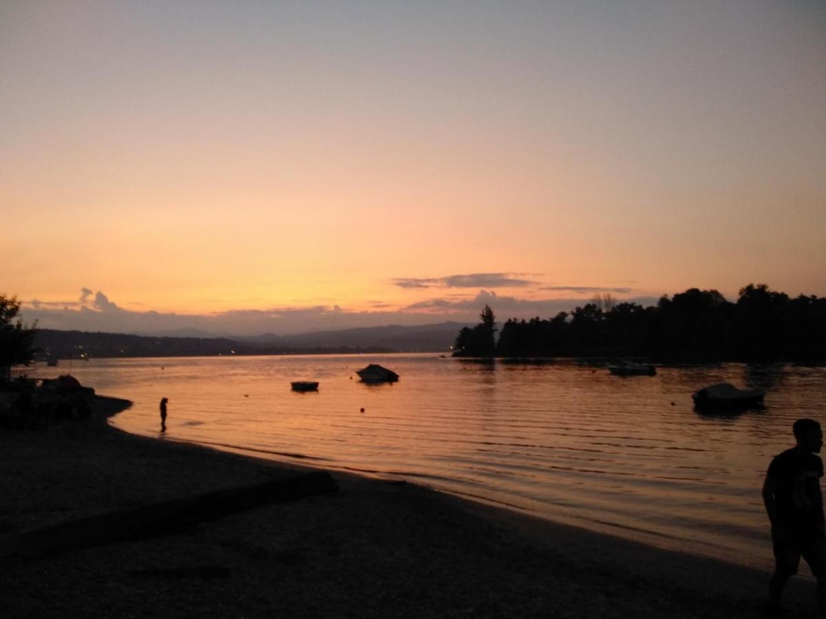 Appartamento Sul Lago Maggiore Castelletto sopra Ticino Luaran gambar